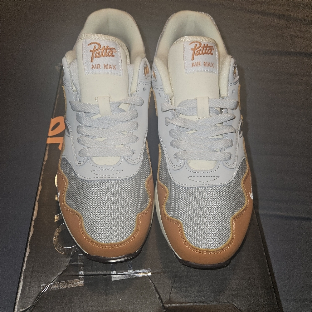 Shoes - Picture 2 of 6